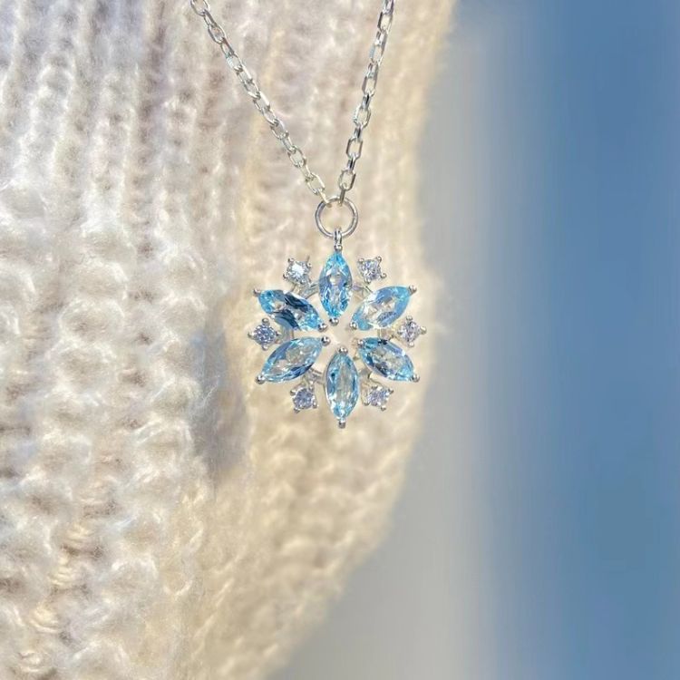 Fashion Jewelry Rhinestone Sky Blue Snowflake Necklace